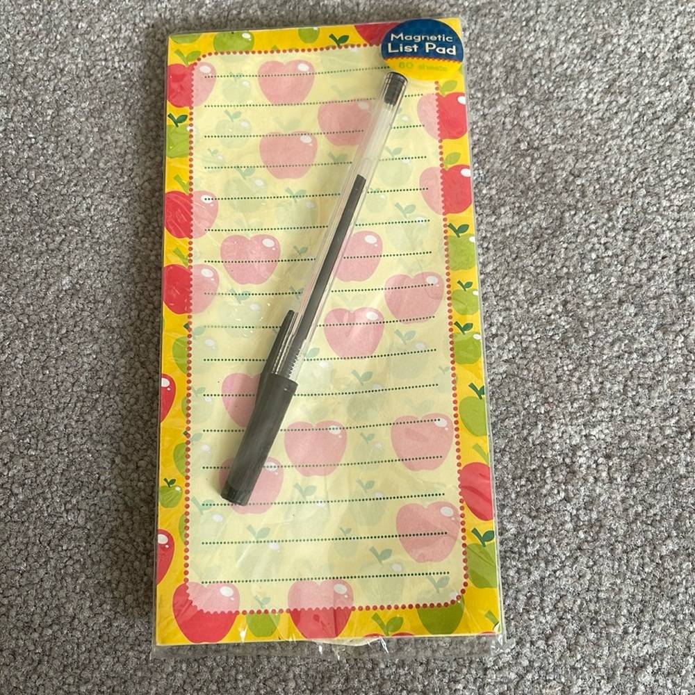 Magnetic note pad with pen 80 sheets apple design